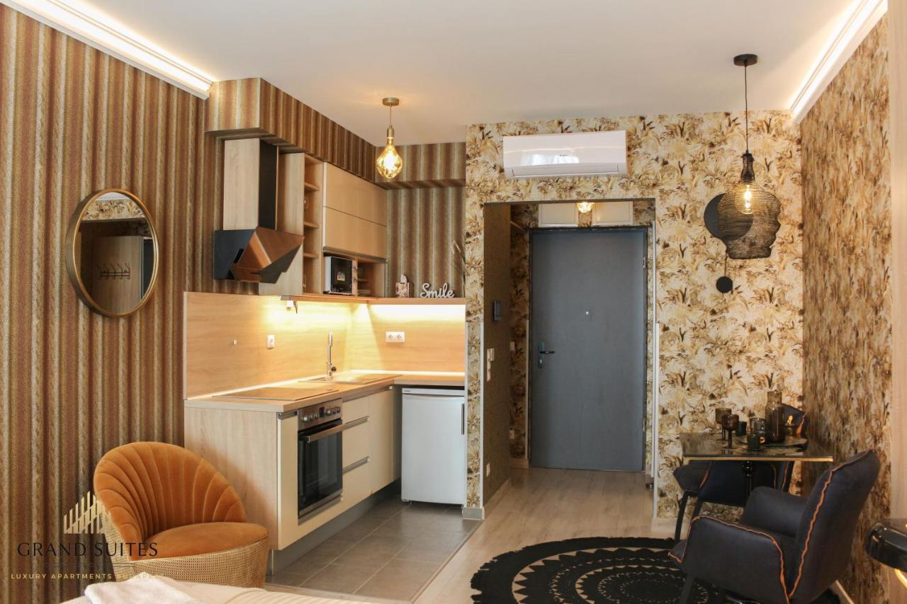 Grand Suites Corvin Budapesta Exterior foto