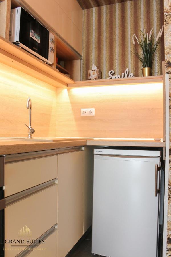 Grand Suites Corvin Budapesta Exterior foto