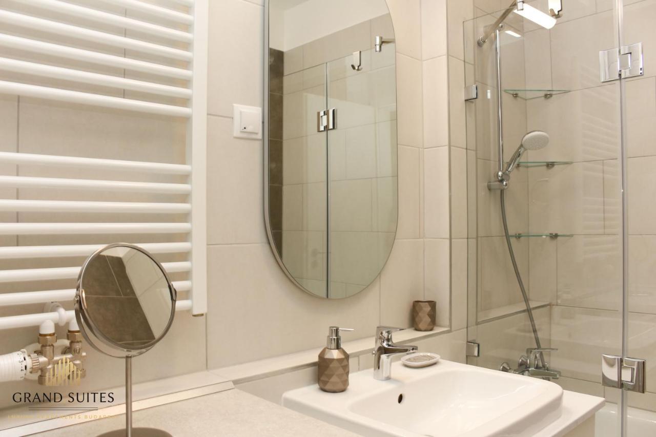 Grand Suites Corvin Budapesta Exterior foto